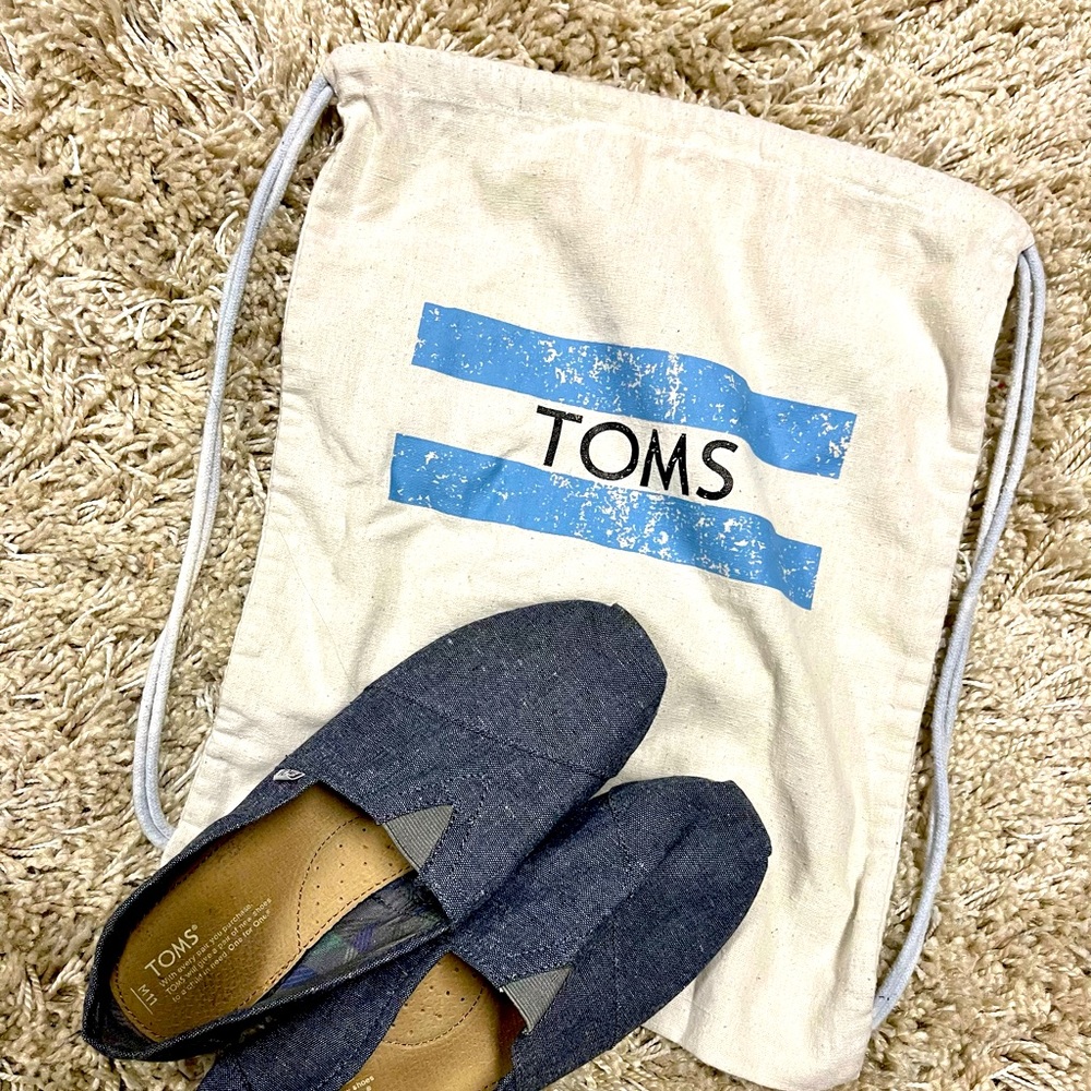 ❌SOLD❌ TOMS - M11 Dark Jean Canvas with Pull-String Bag